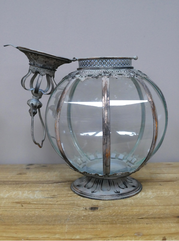 Round Crown Top Lantern