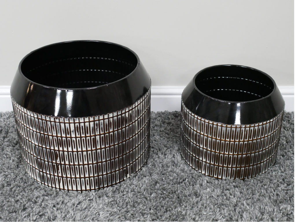 Set of 2 Rustic Planters