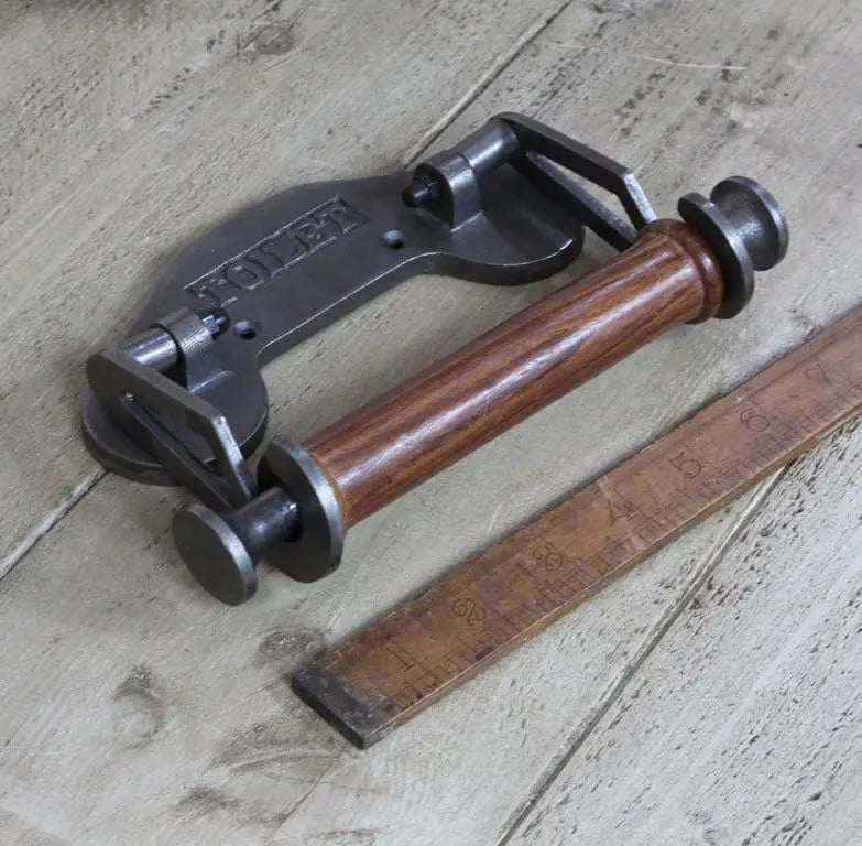 Cast Iron Toilet Roll Holder