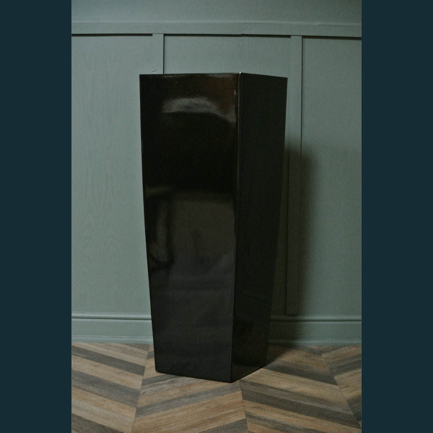 Giant Self Watering Planters – Square - Black